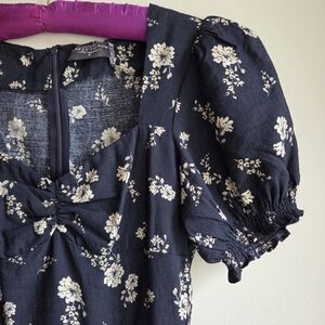 Dress Forum NWOT Dress Navy Floral Short Sleeve Puff Sweetheart Neck S
